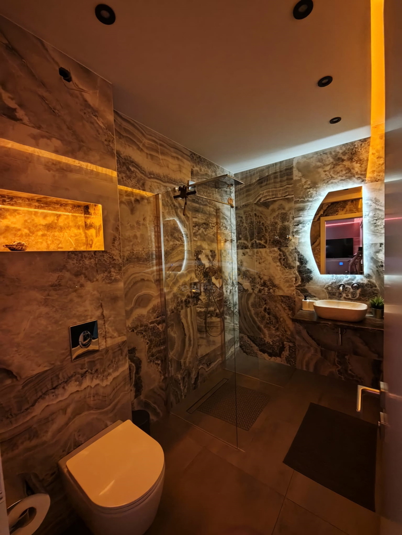 Attico di lusso a Okrug Gornji/Čiovo con terrazza sul tetto